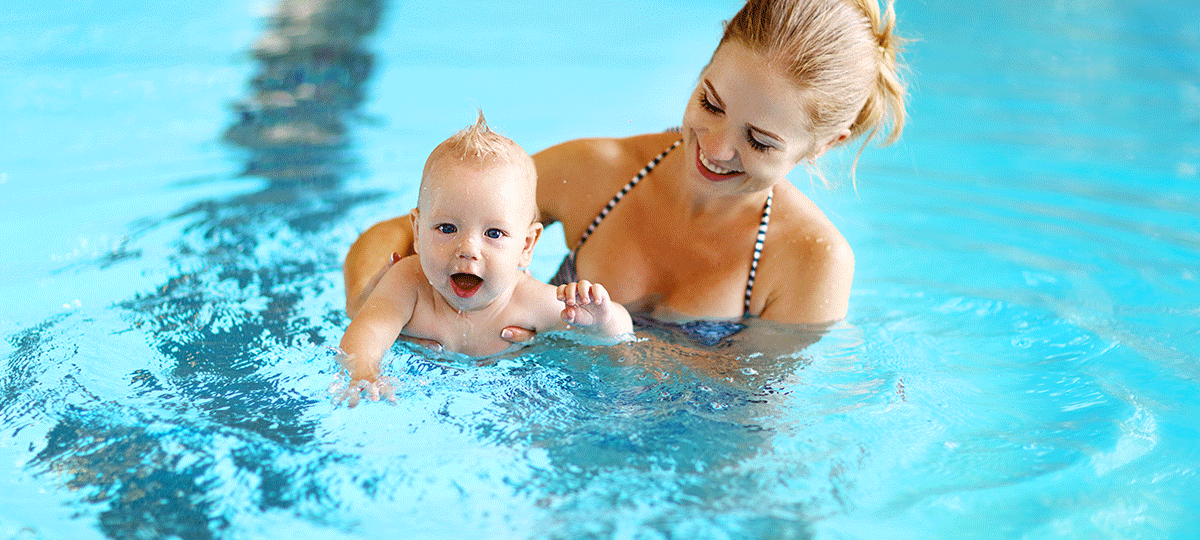 Première fois à la piscine avec bébé