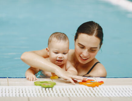 Comment apprendre à bébé à nager et à se sécuriser ?