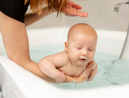 Réflexe natatoire chez bébé
