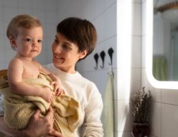 Que faire avec un bébé de 12 mois dans le bain ?